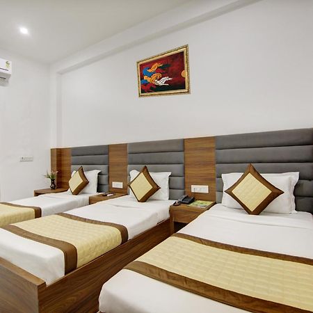 Hotel S B Inn - Near New Delhi Railway Station Paharganj Exteriör bild