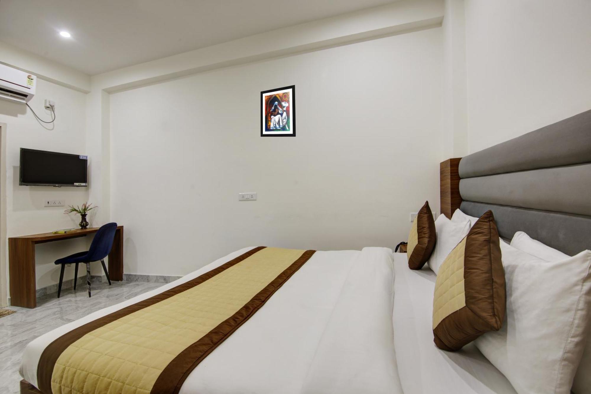 Hotel S B Inn - Near New Delhi Railway Station Paharganj Exteriör bild