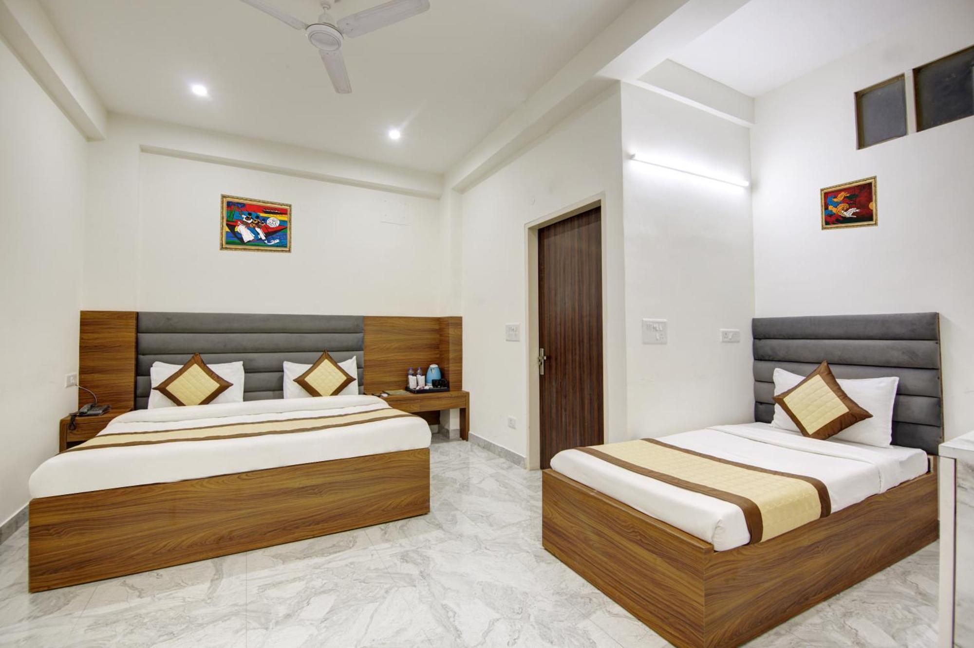 Hotel S B Inn - Near New Delhi Railway Station Paharganj Exteriör bild