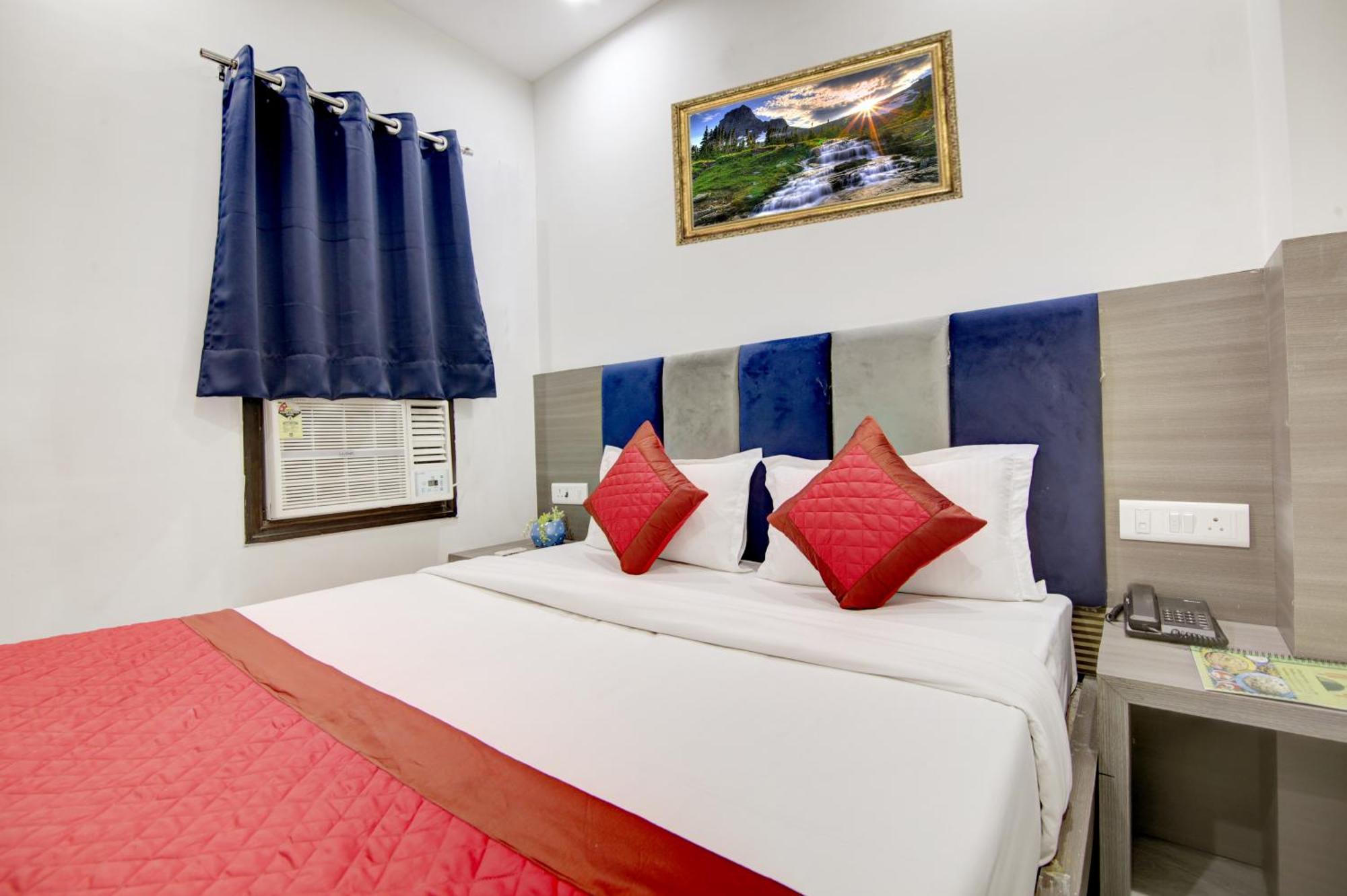 Hotel S B Inn - Near New Delhi Railway Station Paharganj Exteriör bild
