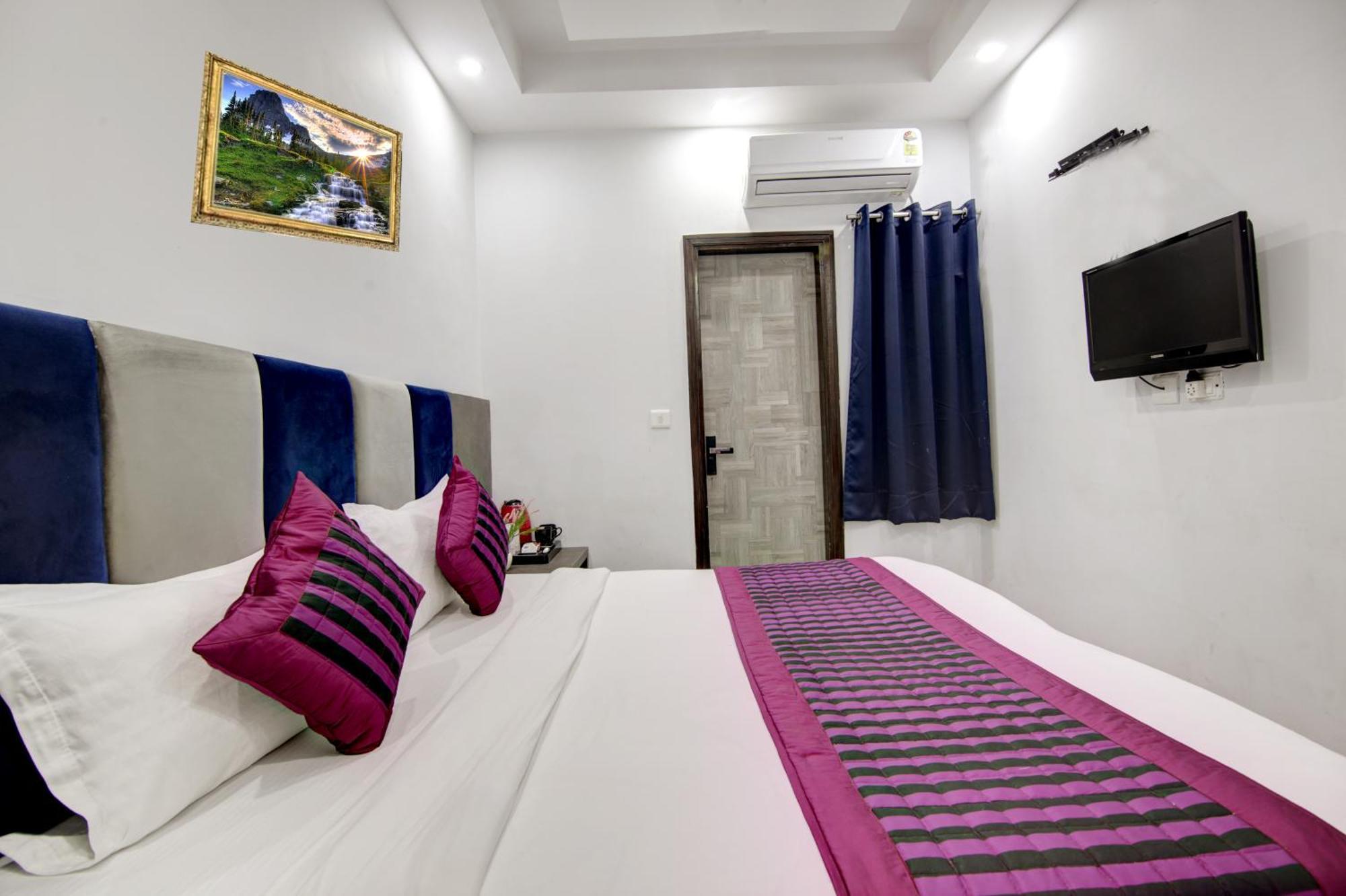 Hotel S B Inn - Near New Delhi Railway Station Paharganj Exteriör bild