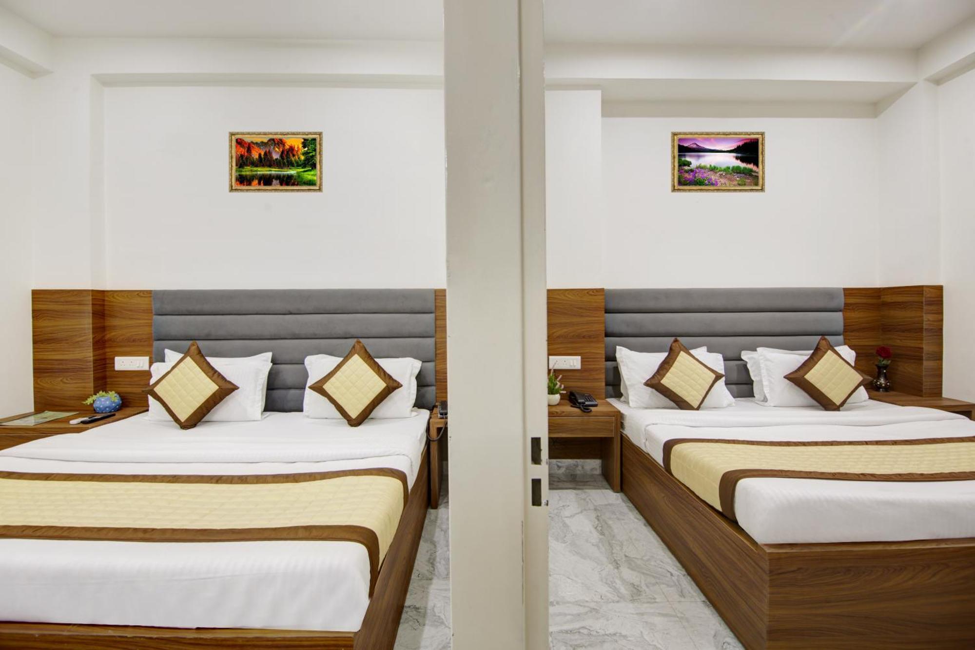 Hotel S B Inn - Near New Delhi Railway Station Paharganj Exteriör bild