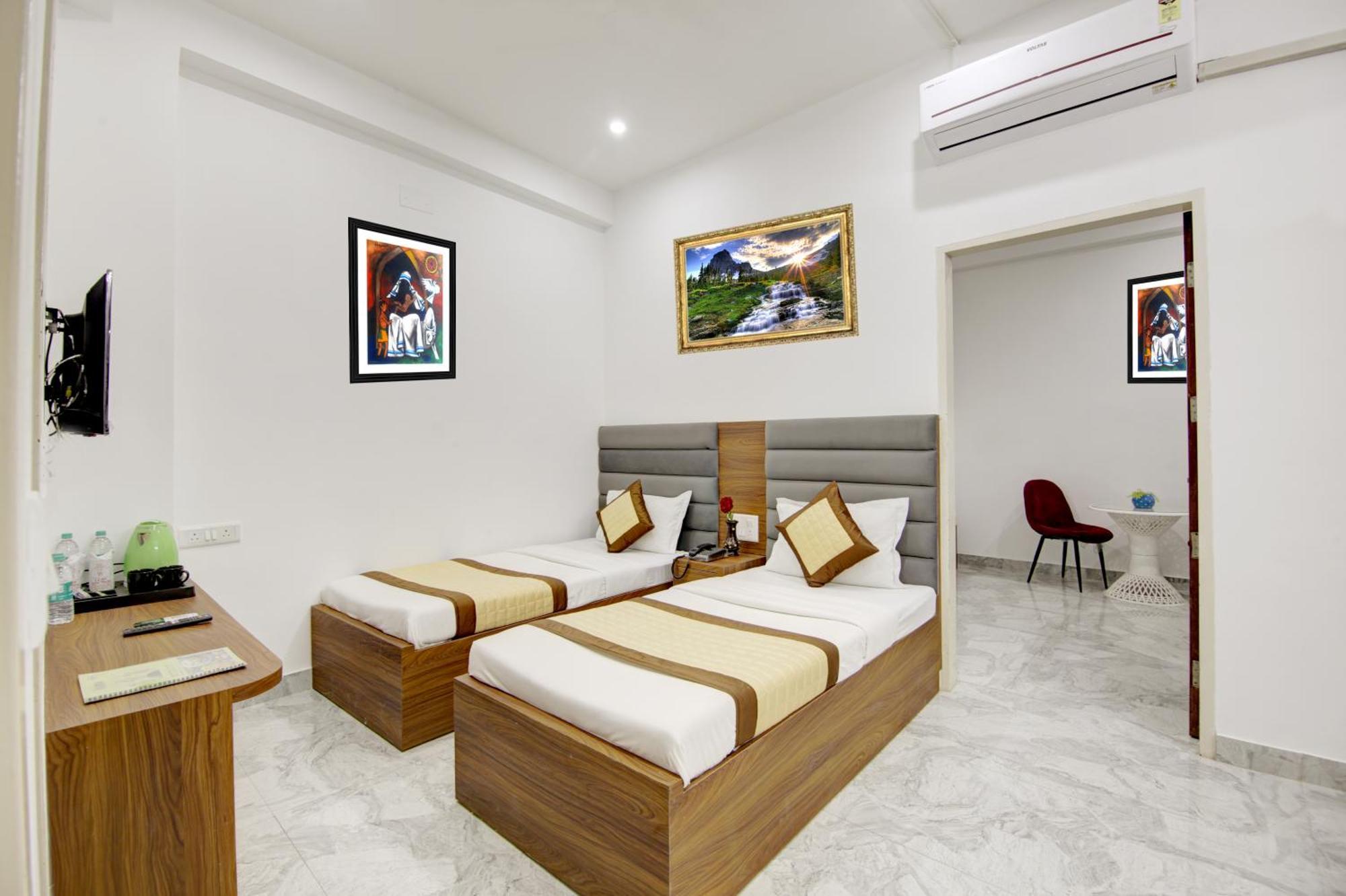 Hotel S B Inn - Near New Delhi Railway Station Paharganj Exteriör bild