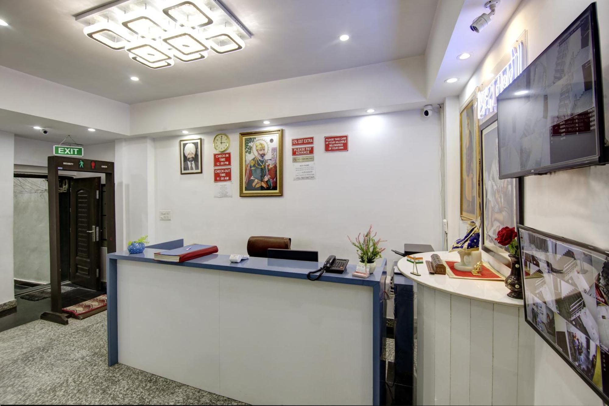 Hotel S B Inn - Near New Delhi Railway Station Paharganj Exteriör bild