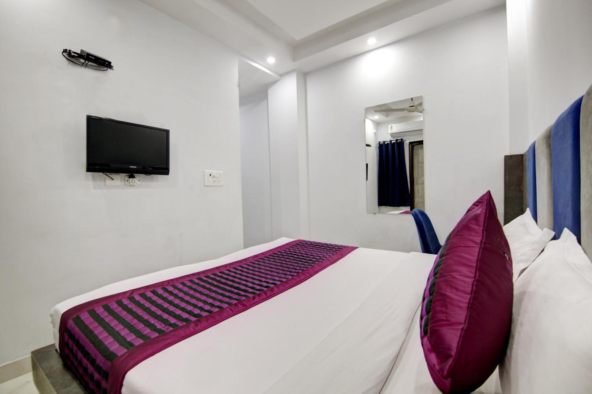 Hotel S B Inn - Near New Delhi Railway Station Paharganj Exteriör bild