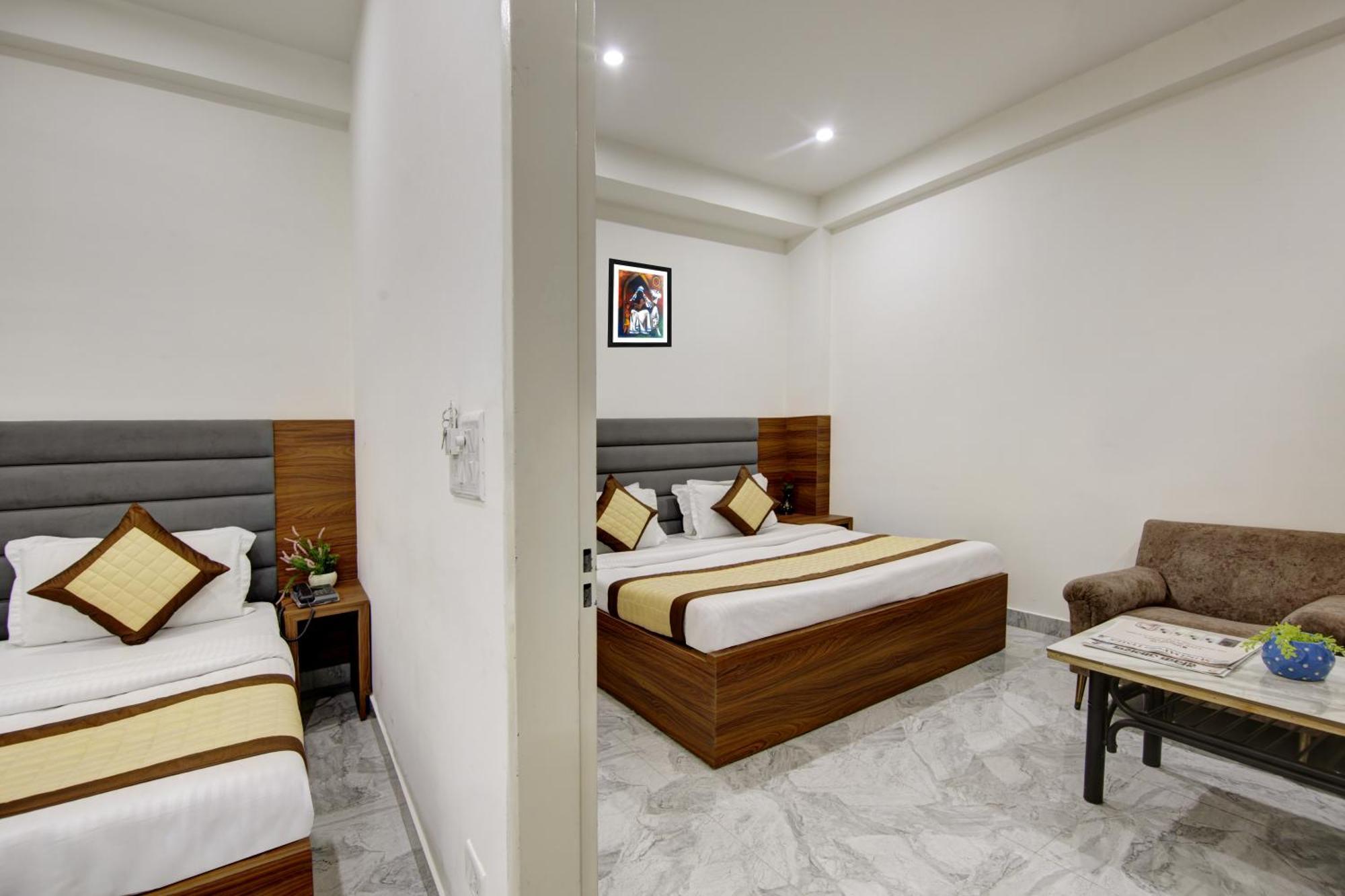 Hotel S B Inn - Near New Delhi Railway Station Paharganj Exteriör bild