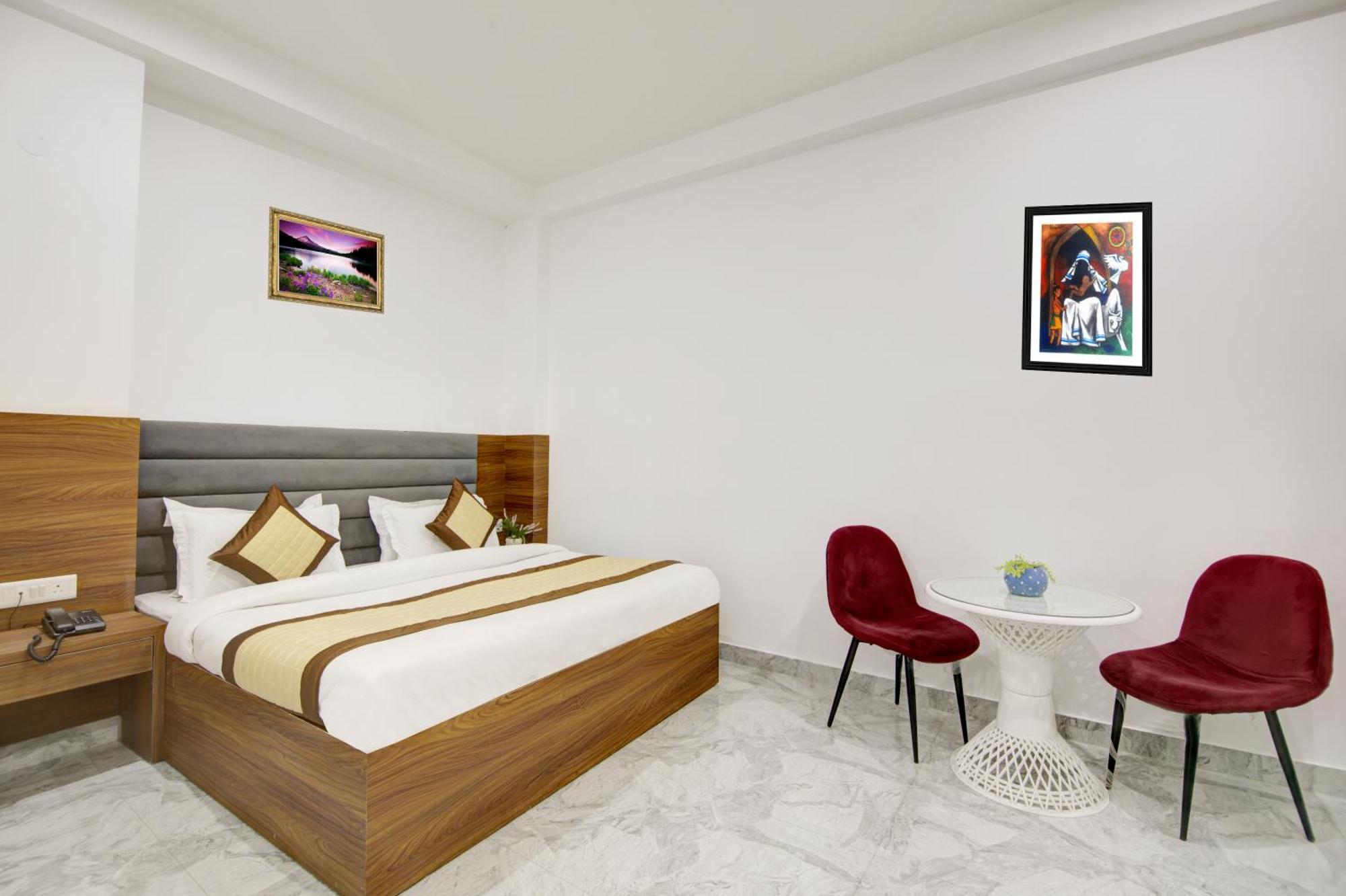 Hotel S B Inn - Near New Delhi Railway Station Paharganj Exteriör bild