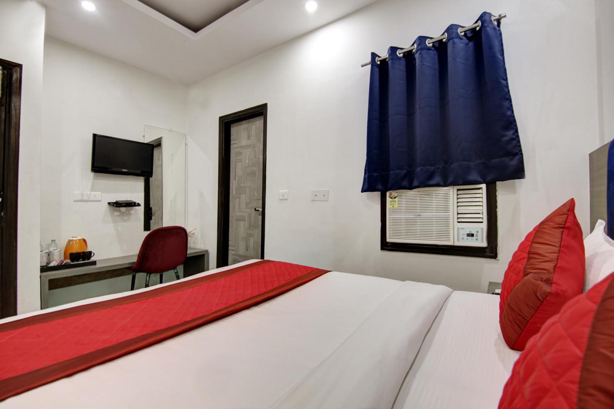 Hotel S B Inn - Near New Delhi Railway Station Paharganj Exteriör bild