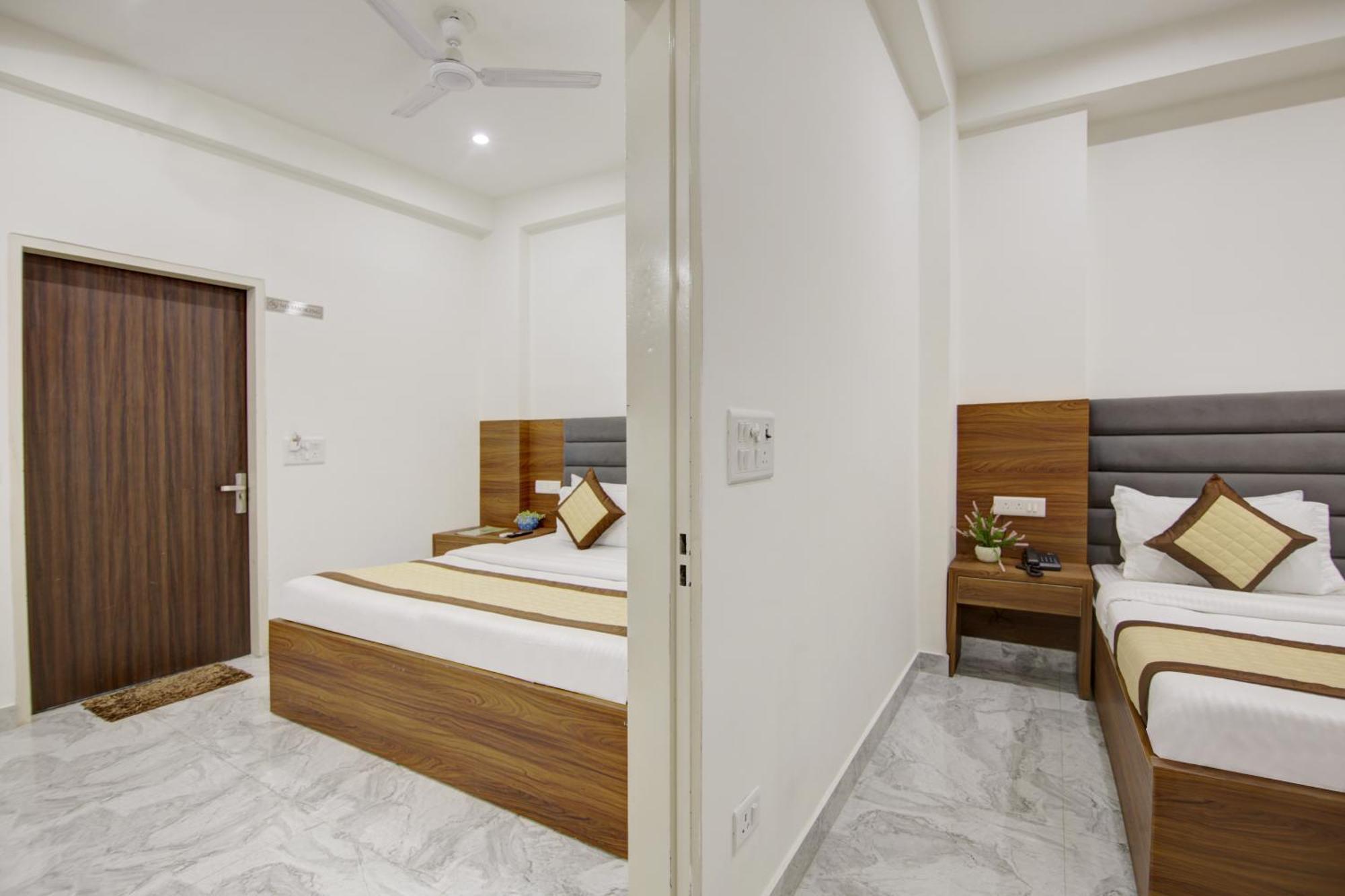 Hotel S B Inn - Near New Delhi Railway Station Paharganj Exteriör bild